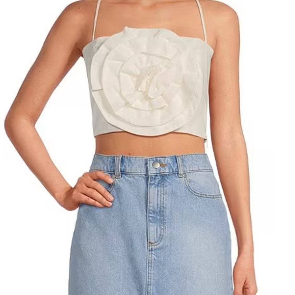Gorgeous trendy White Rosette flower top